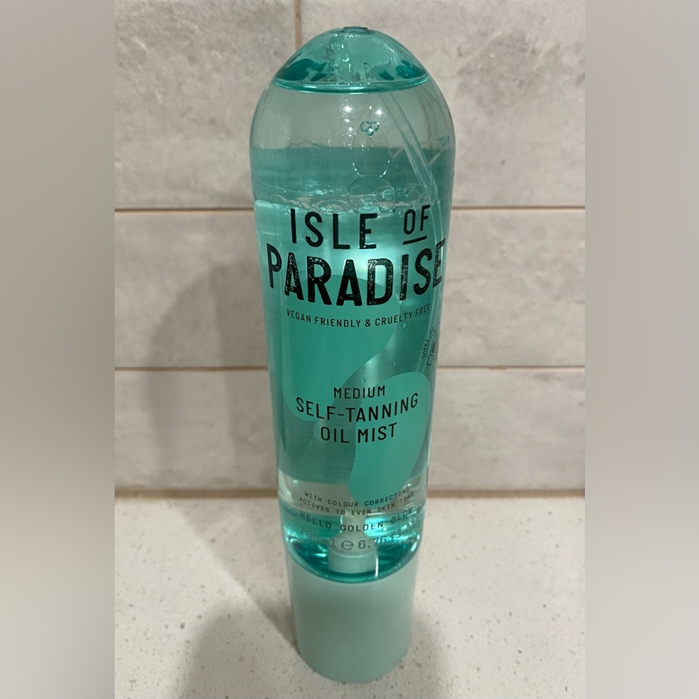 Medium Isle of Paradise Self-Tanning Oil Mist